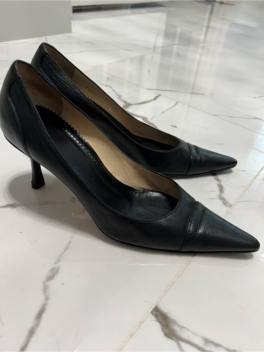 Vintage Gucci Black Leather Pointed Toe Pumps Heels – Made in Italy – Size 8B - Picture 9 of 11